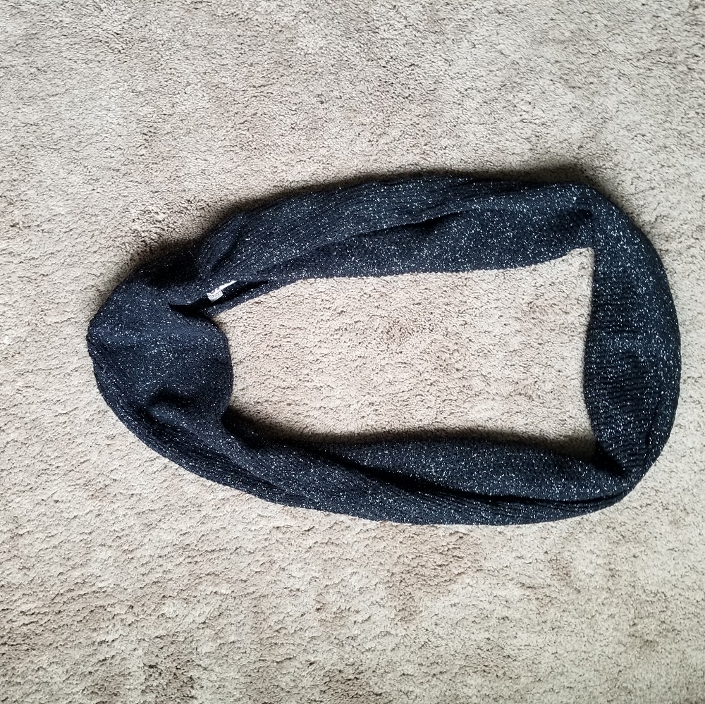 Scarf black with sparkles